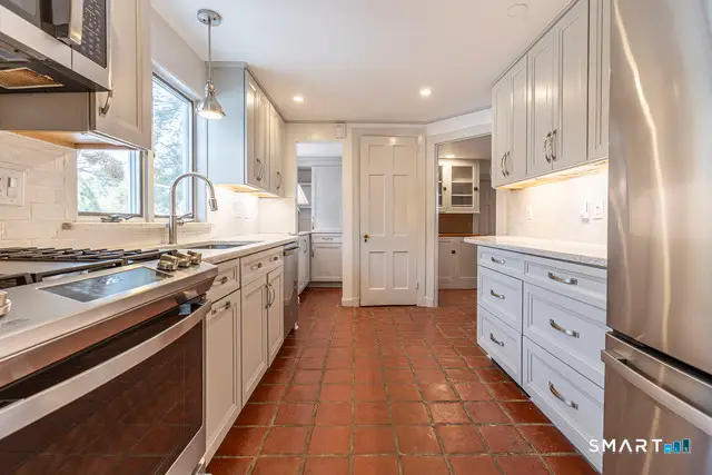 246 Steele Road, West Hartford, CT 06117 - Image #3