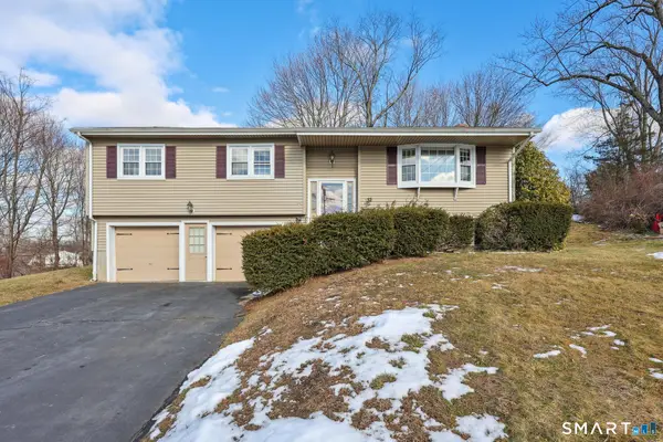 32 Lexington Circle, Newington, CT 06111