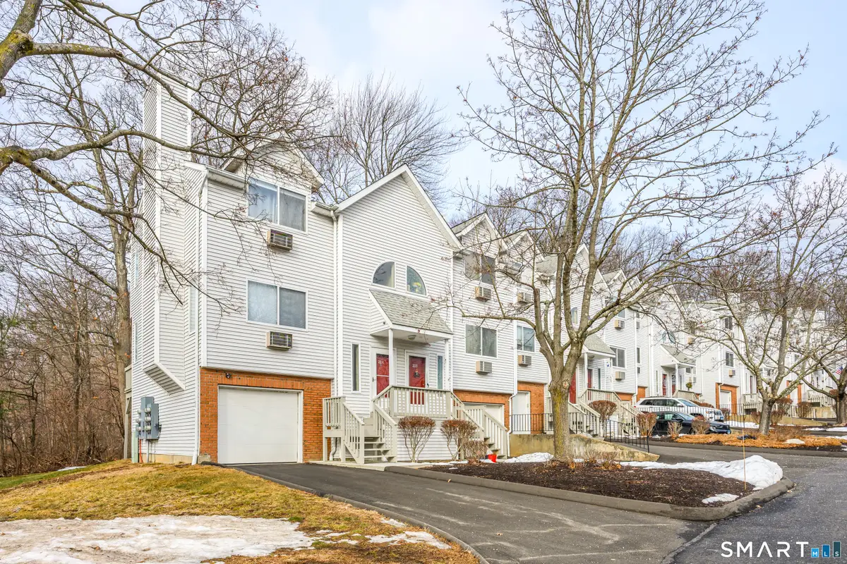 925 Oronoke Road #21A, Waterbury, CT 06708 - Image #1
