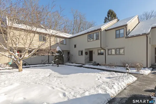 9 Highpoint Court #116E, Woodbury, CT 06798