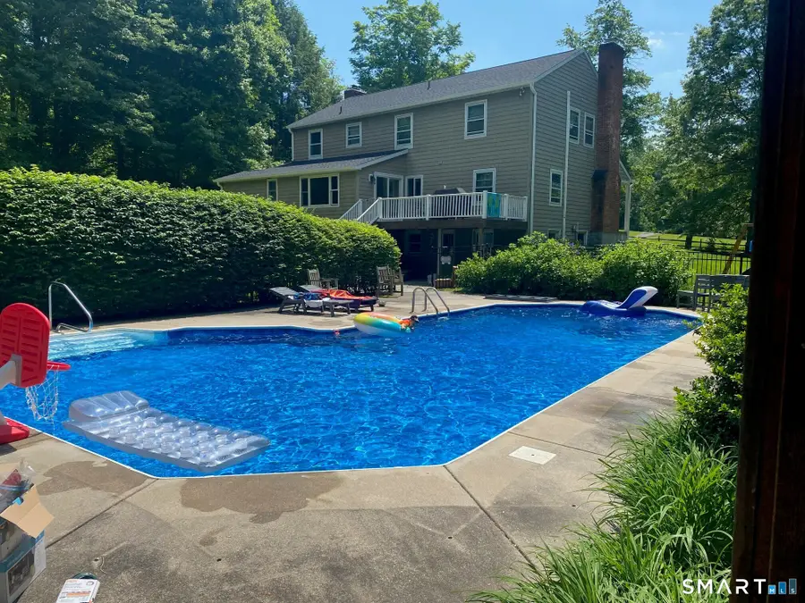 6 Westwood Terrace, Newtown, CT 06470 - Image #3