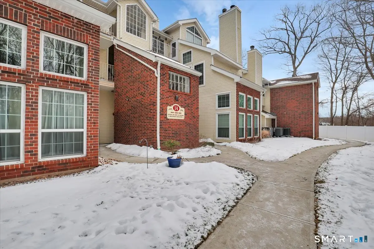 285 Carriage Crossing Lane #285, Middletown, CT 06457 - Image #1