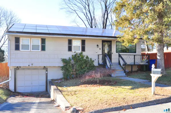 8 Cornfield Road, Waterbury, CT 06704