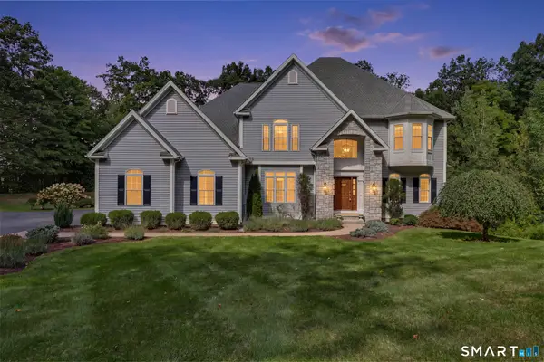 32 Guernsey Lane, Avon, CT 06001