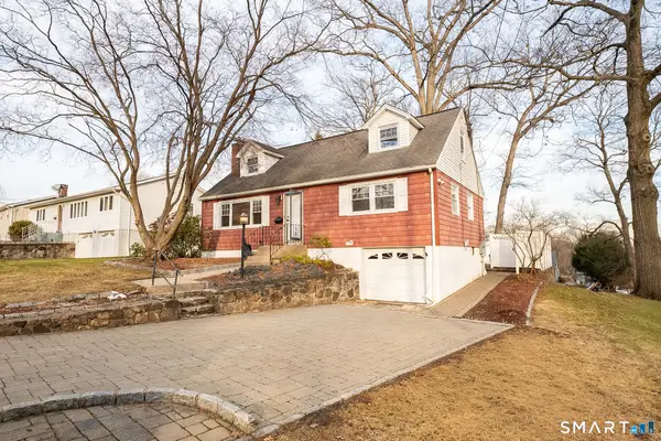 20 Oak Ridge Gate, Danbury, CT 06810