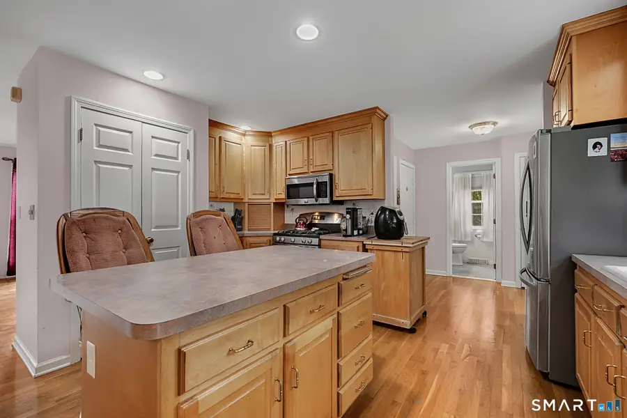 22 Commodore Hull Drive, Derby, CT 06418 - Image #2