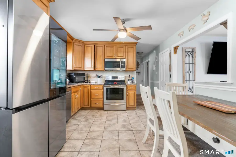 40 Iannotti Lane, Derby, CT 06418 - #3