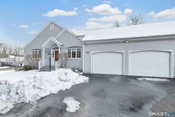 424 Navajo Loop #424, Shelton, CT 06484