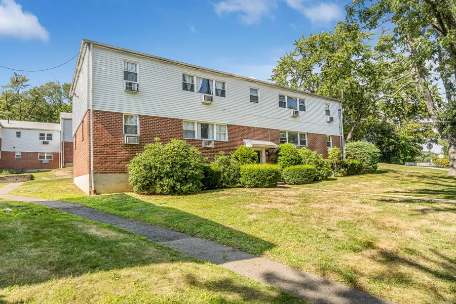 81 Cherry Hill Drive #1B, Bridgeport, CT 06606 - Image #2