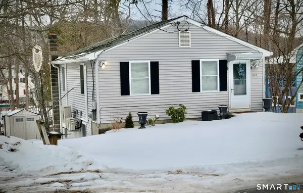 230 East Wakefield Boulevard, Winchester, CT 06098