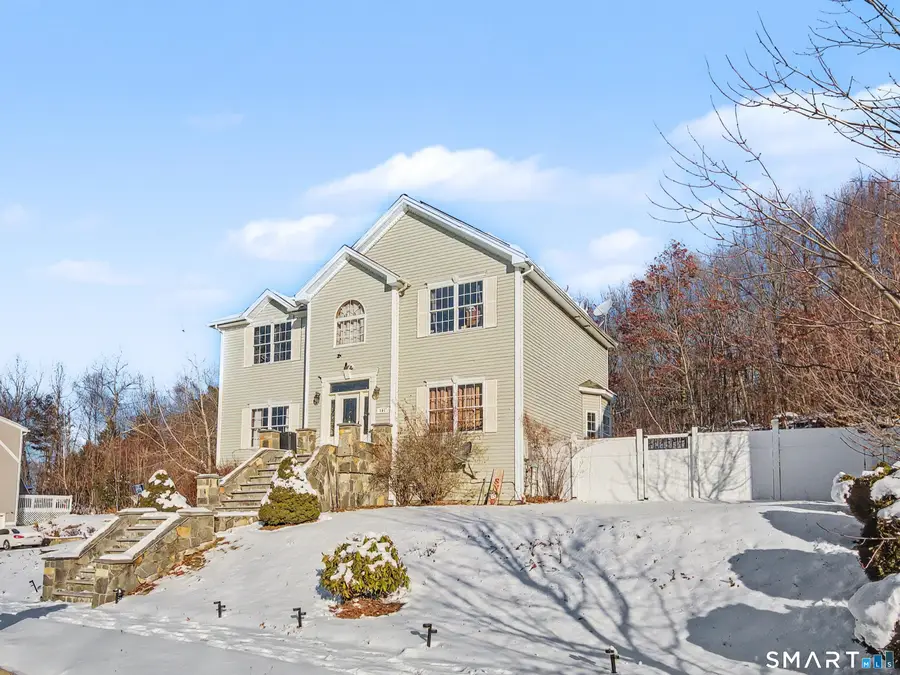 207 Ridgefield Avenue, Waterbury, CT 06705 - Image #2