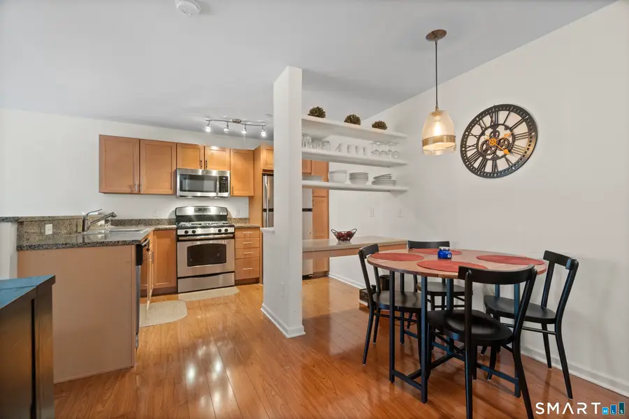 26 Schoolhouse Drive #204, West Hartford, CT 06110 - Image #2