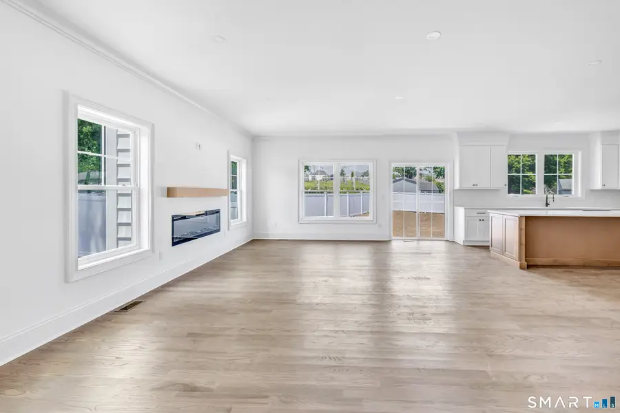 27 Suzanne Circle, Fairfield, CT 06825 - Image #2