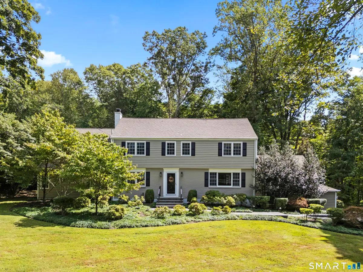 19 Robin Road, Woodbridge, CT 06525 - #1