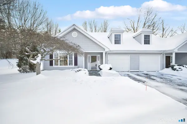 8 Eaton Circle #8, West Hartford, CT 06117