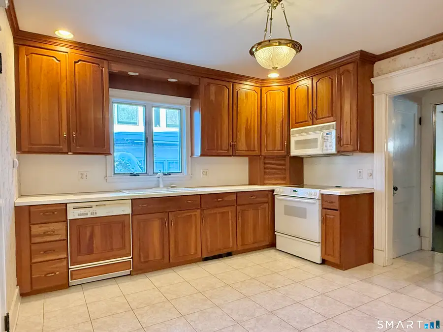 82 Coniston Avenue, Waterbury, CT 06708 - Image #3