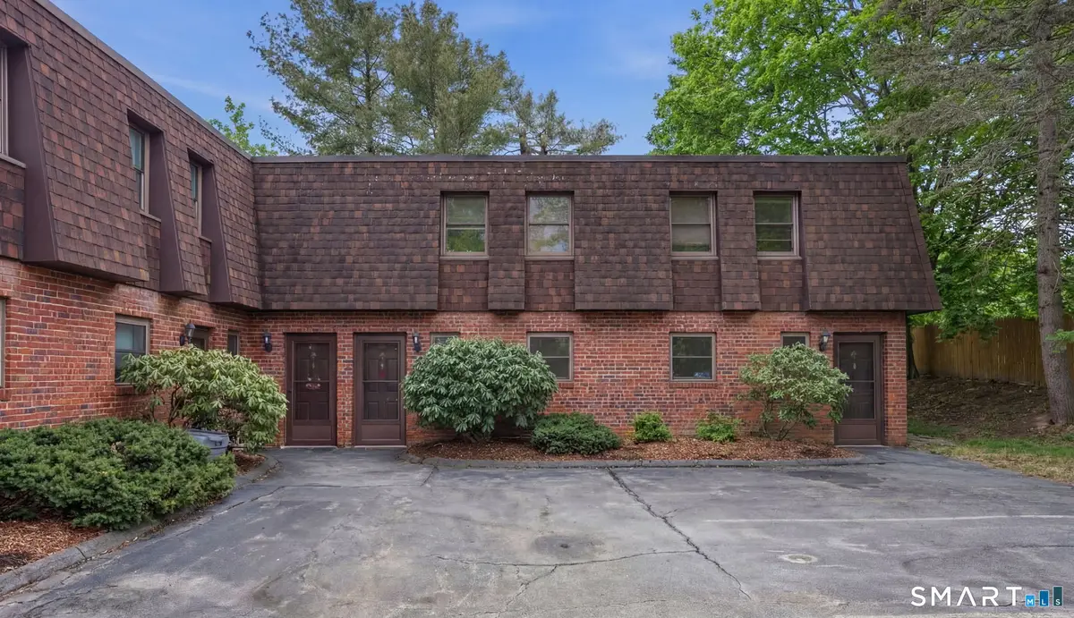 27 Burgoyne Street #APT E, West Hartford, CT 06110 - #1