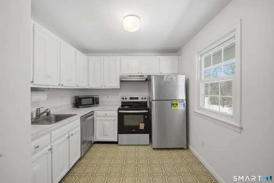 11 Bradley Circle #A, Enfield, CT 06082 - #3