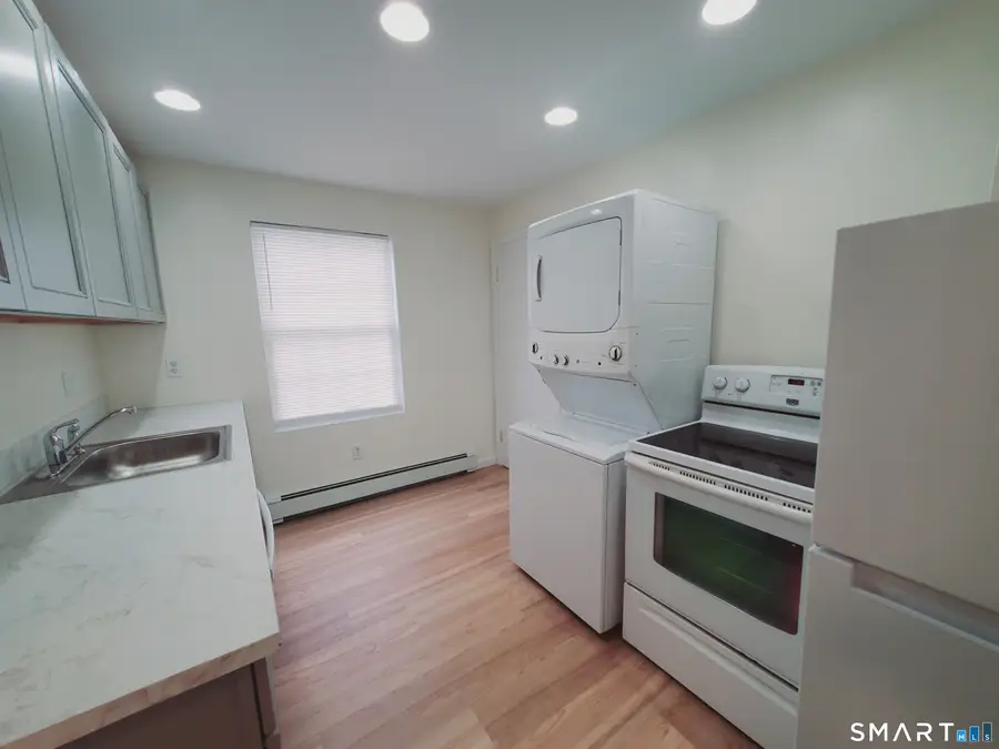 575 Burnsford Avenue, Bridgeport, CT 06606 - Image #3