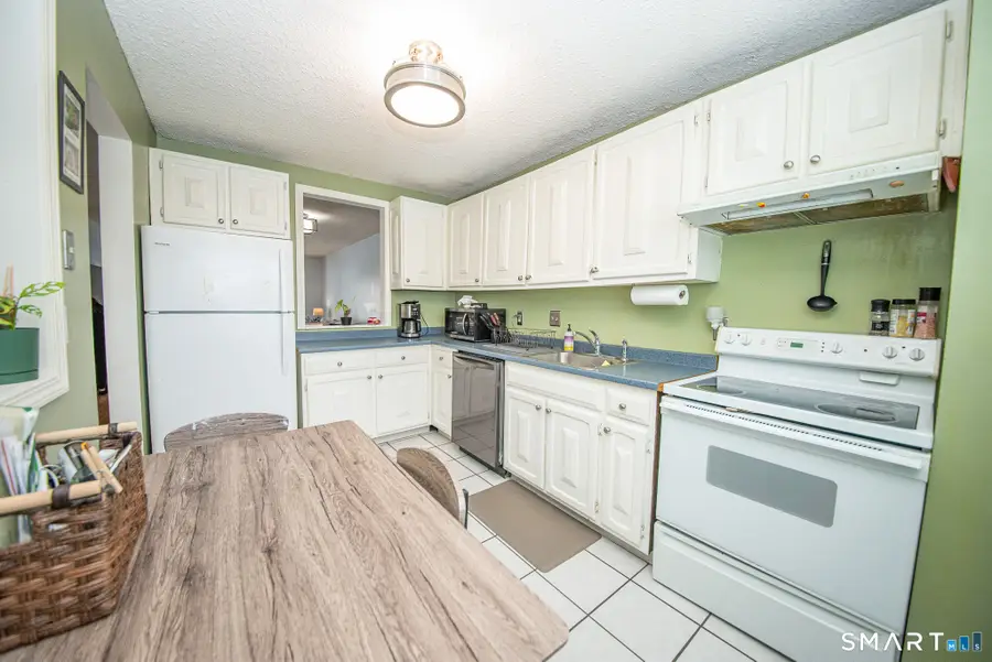 4 Georgetown Drive #F, Enfield, CT 06082 - #2