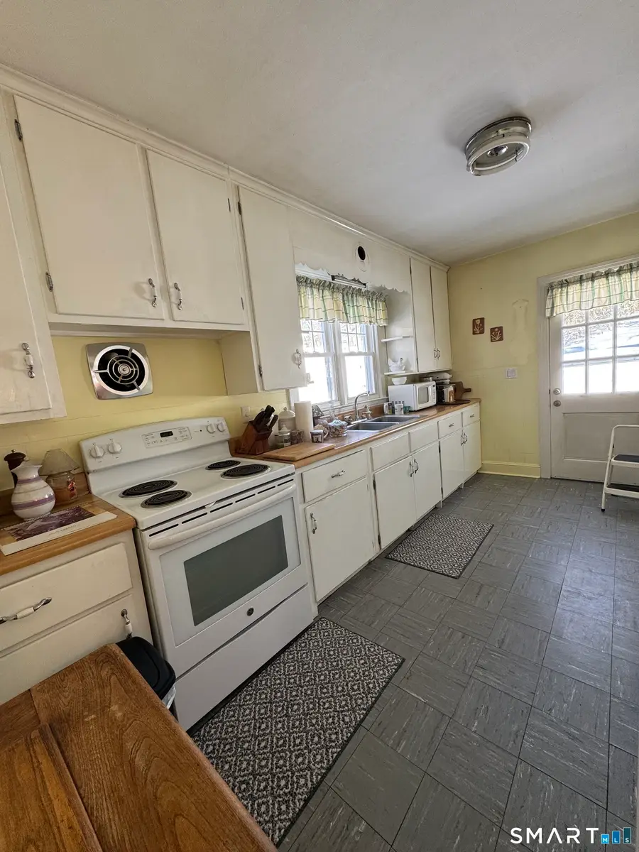 9 Central Avenue, Winchester, CT 06098 - #3