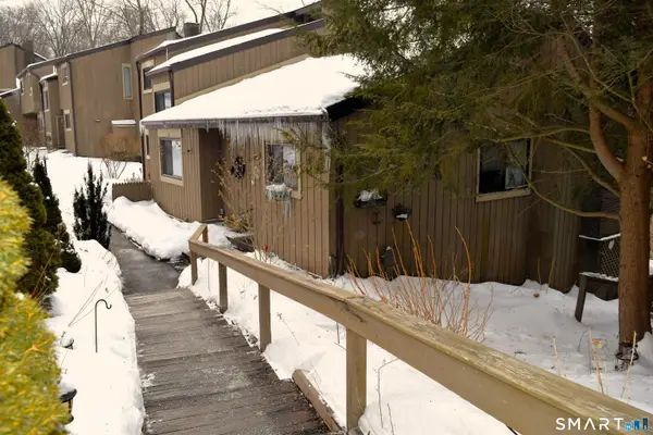 14 Tamarack Lane #14, Woodbury, CT 06798