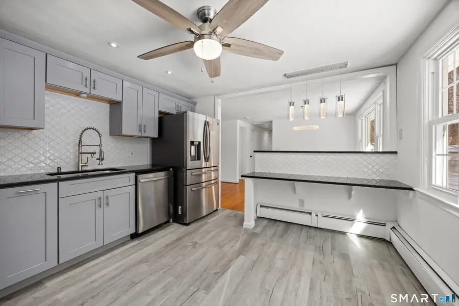 12 Bates Place, Hartford, CT 06114 - Image #3