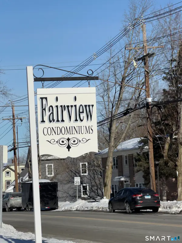 16 Fairview Drive #APT 3, Danbury, CT 06810