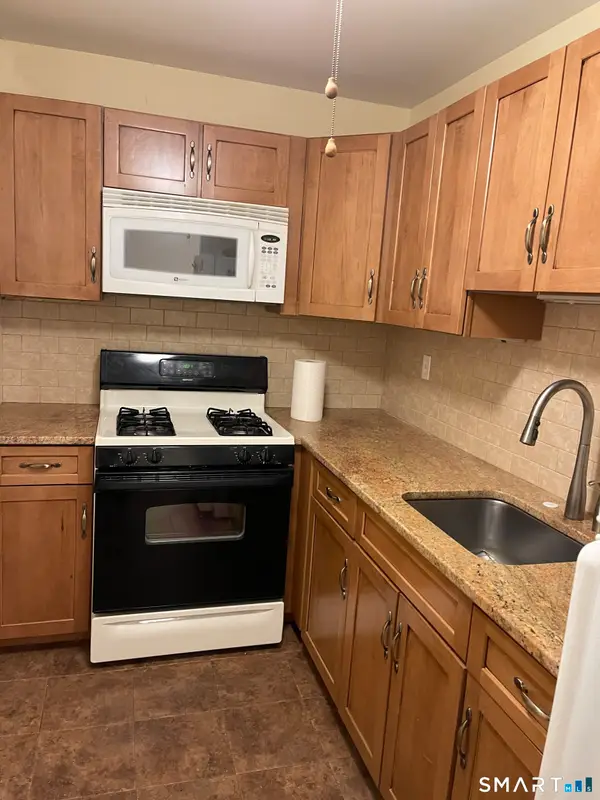 235 Henry Avenue #11L, Stratford, CT 06614