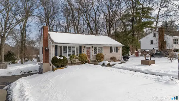 24 Porach Road, Montville, CT 06382