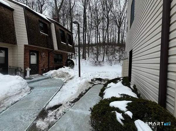 16 Homestead Lane, Brookfield, CT 06804