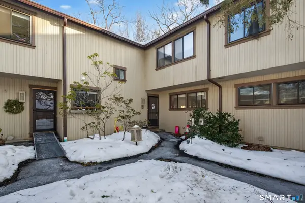 9 Upper Commons #9, Woodbury, CT 06798