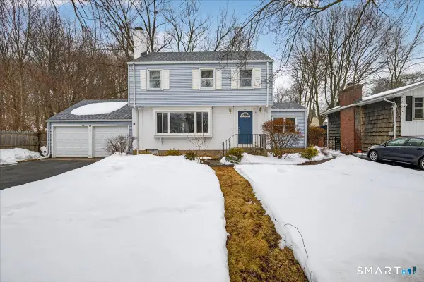 61 Reyna Road, Hamden, CT 06514