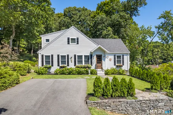 16 Parker Terrace, Essex, CT 06426