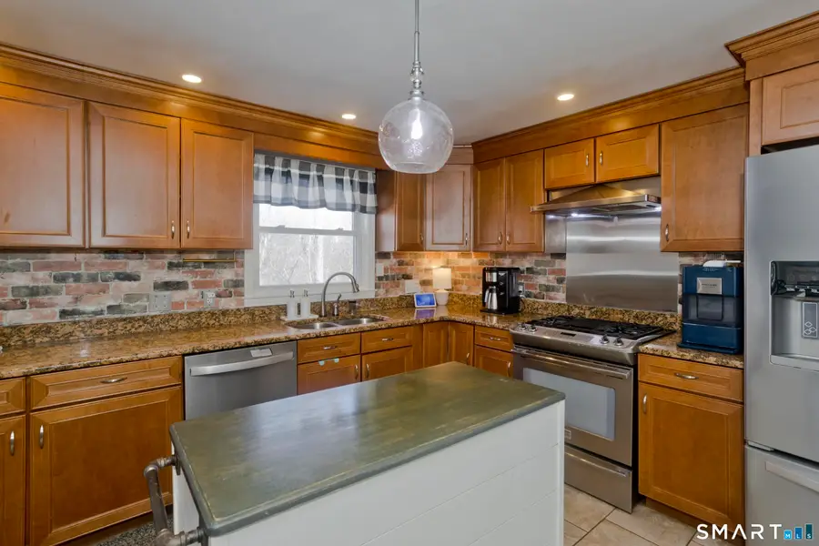 25A Queen Street, Enfield, CT 06082 - #2