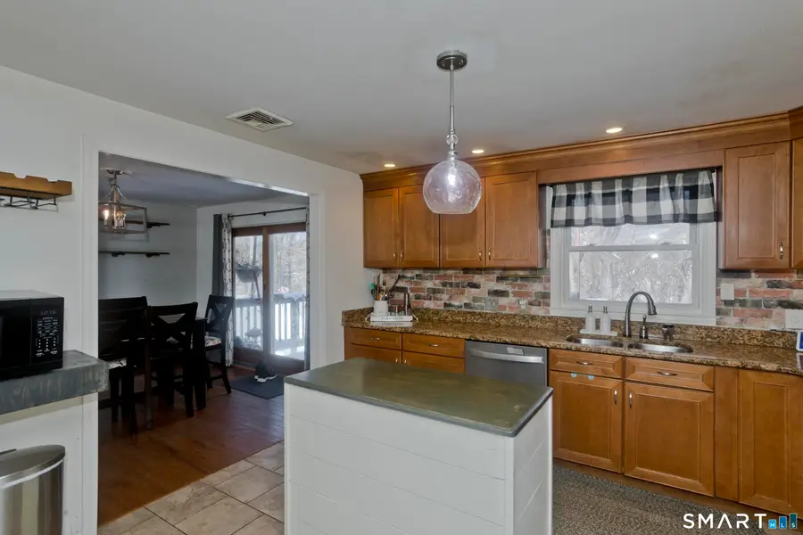 25A Queen Street, Enfield, CT 06082 - #3