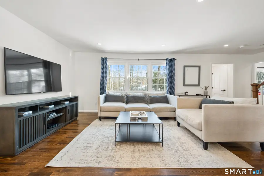 6 Buckboard Lane, Fairfield, CT 06824 - #3