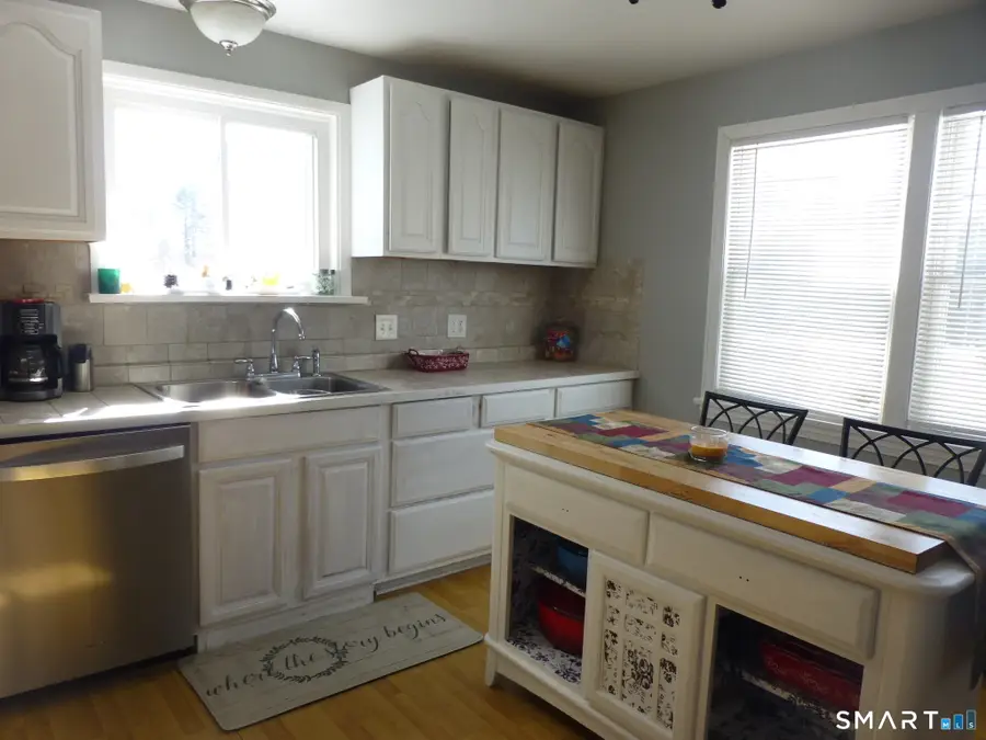 593 Mohegan Avenue Parkway, Quaker Hill, CT 06375 - #3