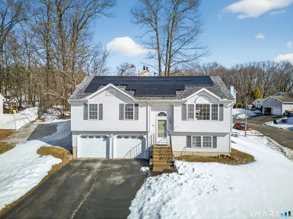 19 Running Brook Drive, Waterbury, CT 06704