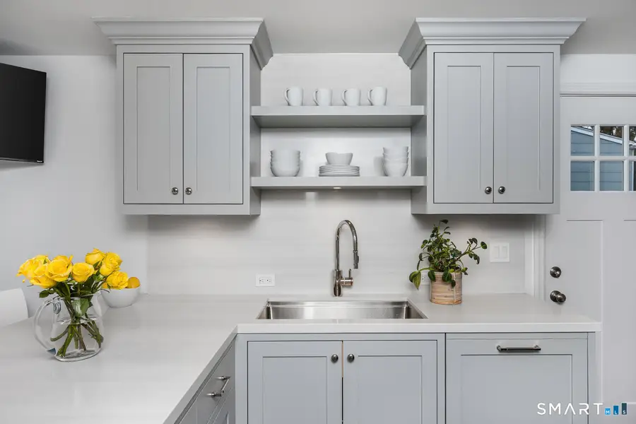 16 Fairfield Avenue, Darien, CT 06820 - #3