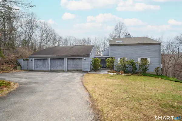 11 Chestnut Hill Road, Sherman, CT 06784