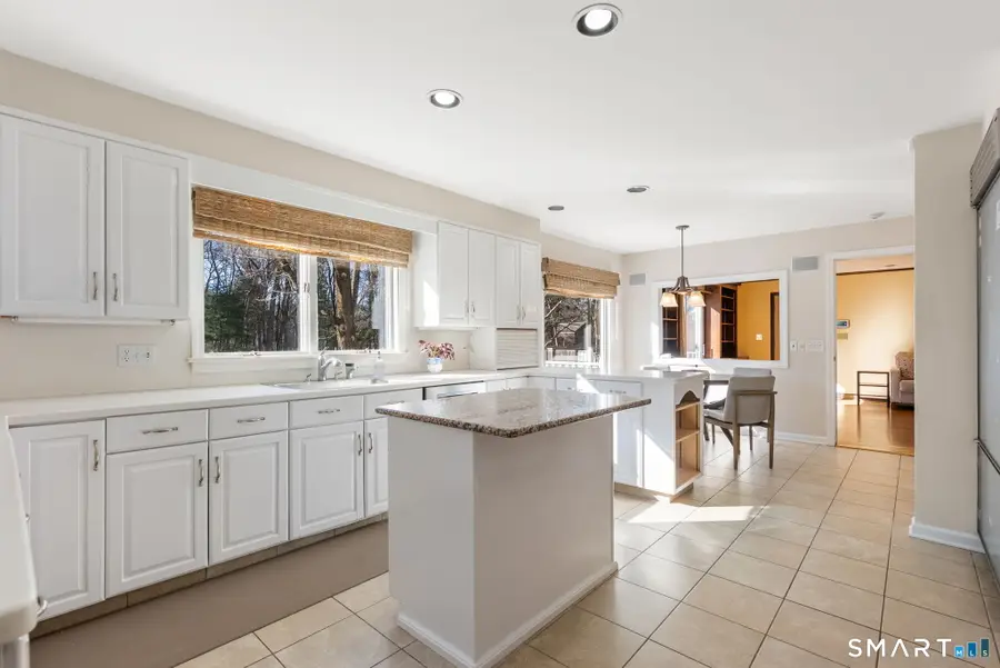 11 Highview Drive, Woodbridge, CT 06525 - #3