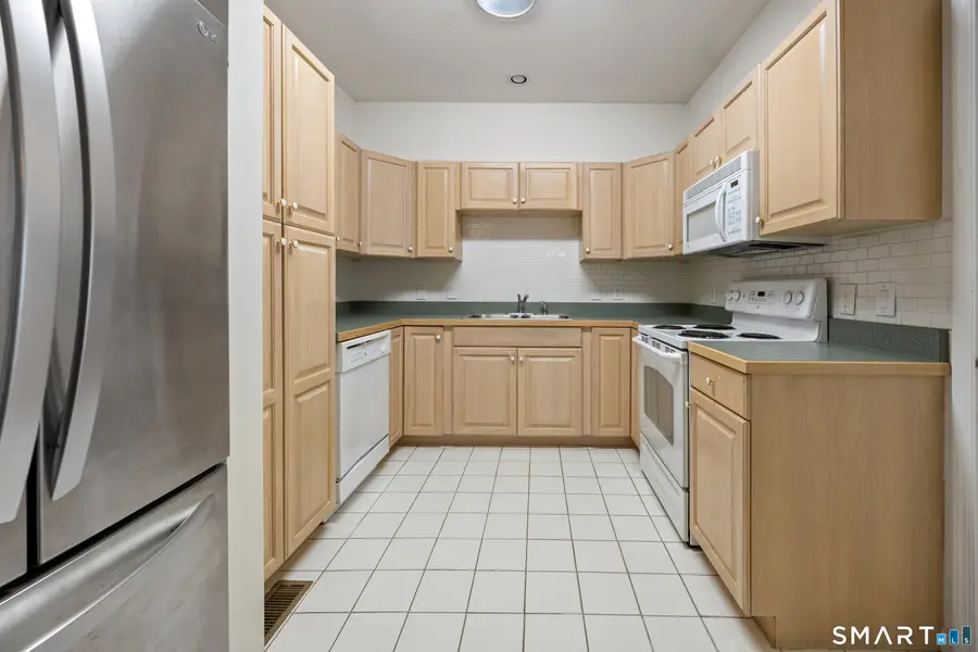 124 Southwick Court #124, Cheshire, CT 06410 - #3