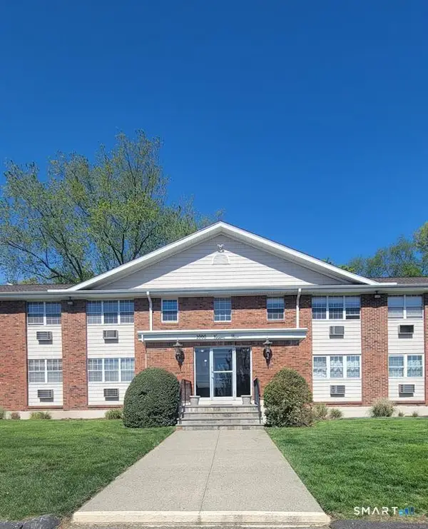 1000 Knapps Highway #14, Fairfield, CT 06825