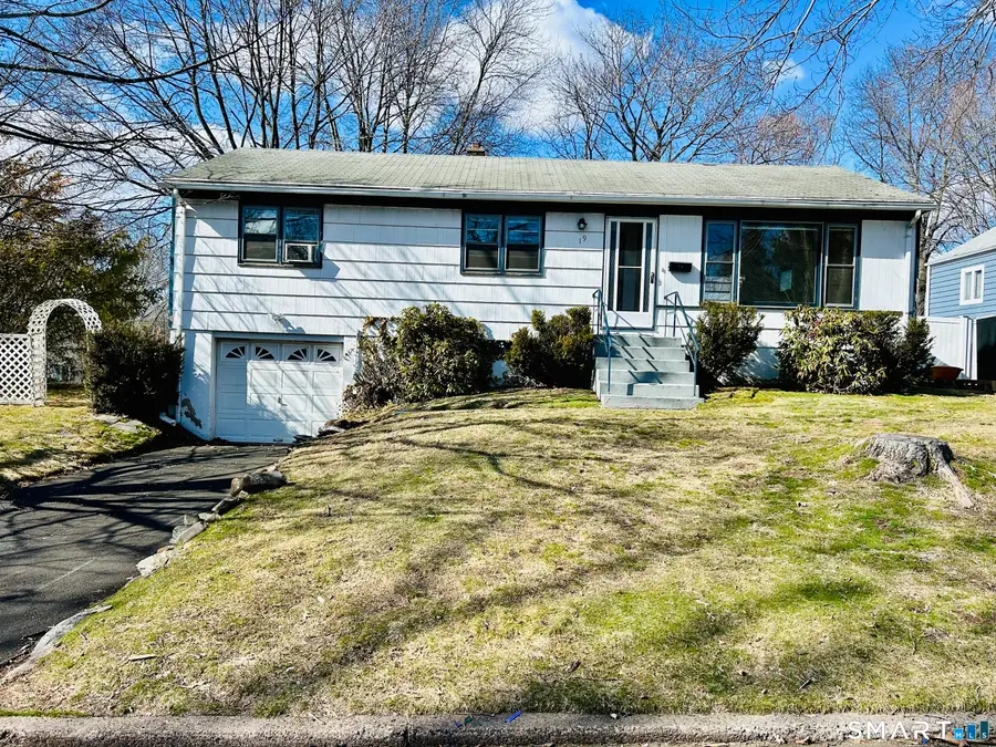 19 Kaye Road, West Haven, CT 06516 - #2