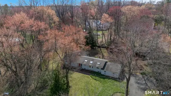 19 Cricklewood Lane, Norwalk, CT 06851