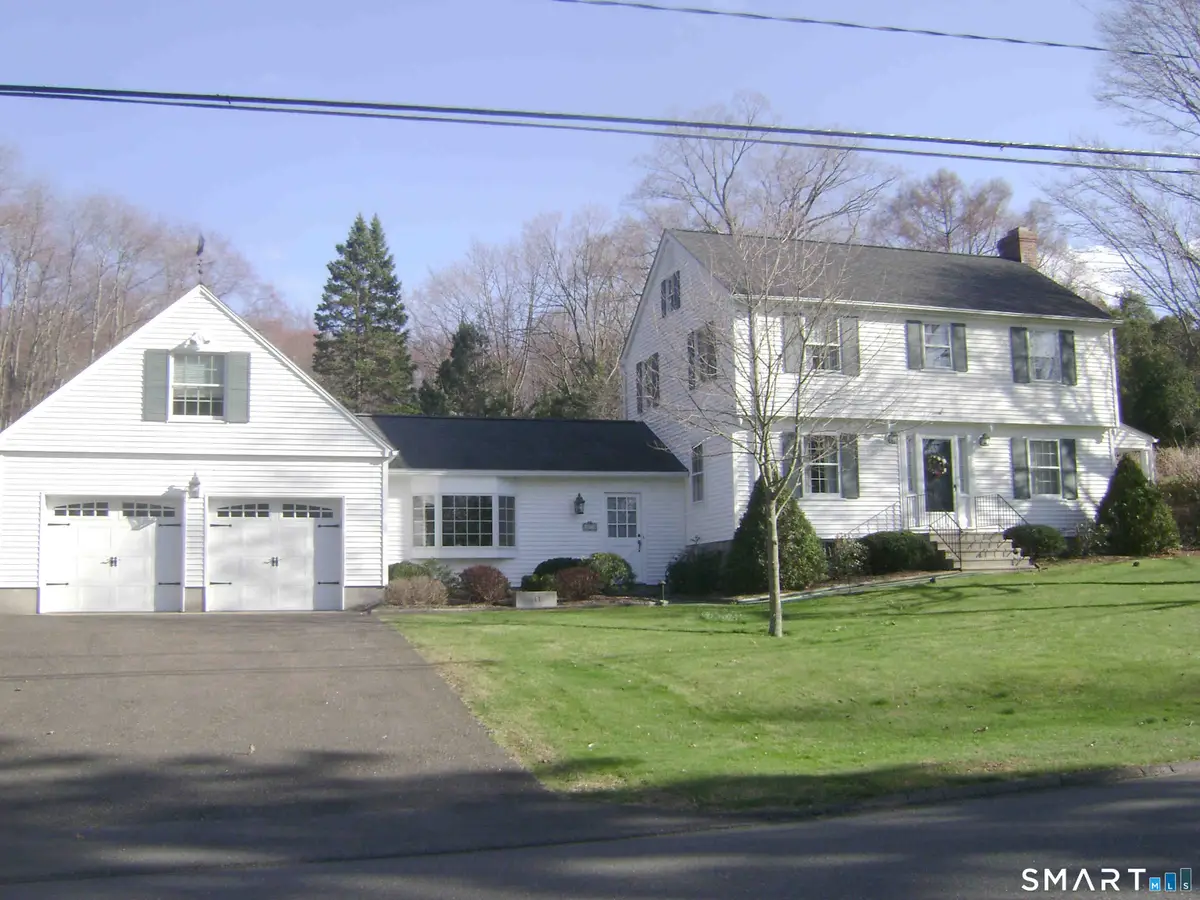 15 Central Road, Middlebury, CT 06762 - #1