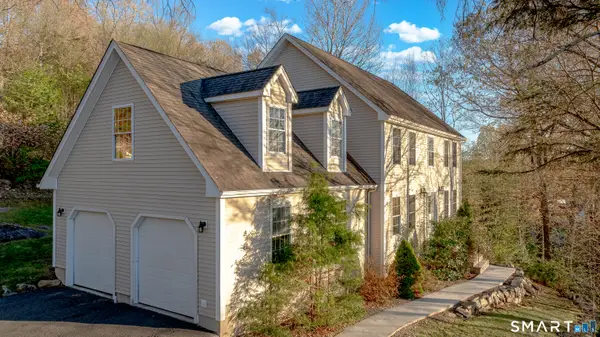 110 Oakwood Circle, Bristol, CT 06010