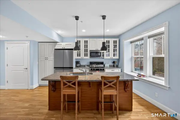 629 Chapel Street #2B, New Haven, CT 06511