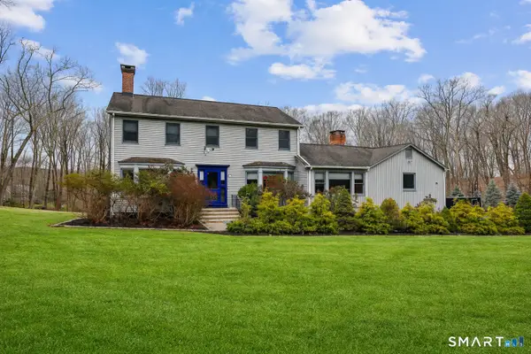 17 Abbotts Hill Road, Newtown, CT 06470